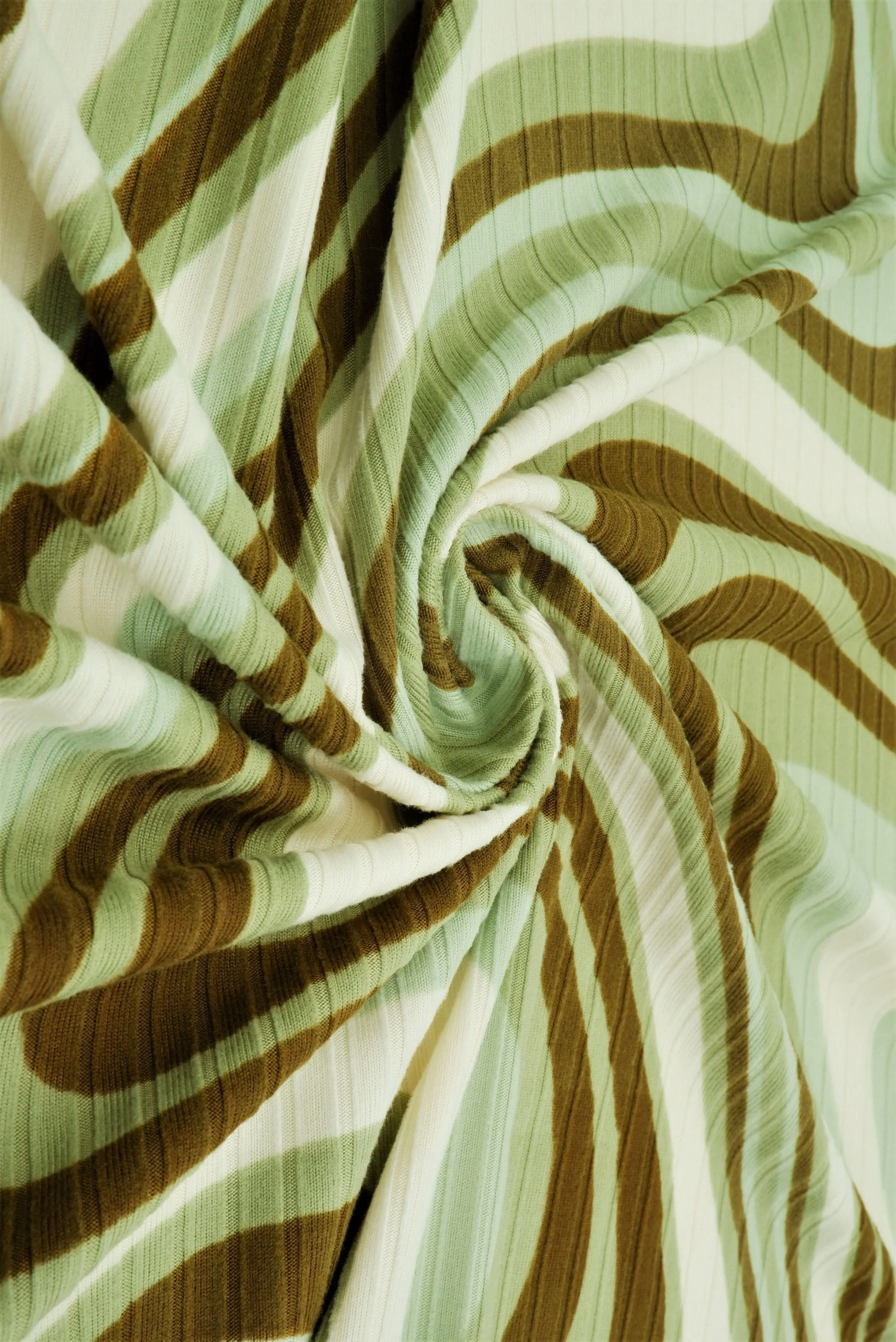 Abstract Tie-Dye Rib Knit Fabric - KNT4135-Q20501 - Image 4